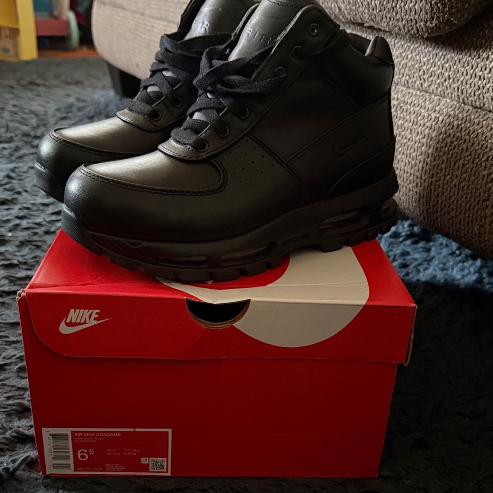 Nike Air Max Goadome (ACG Boot)       Men 6.5